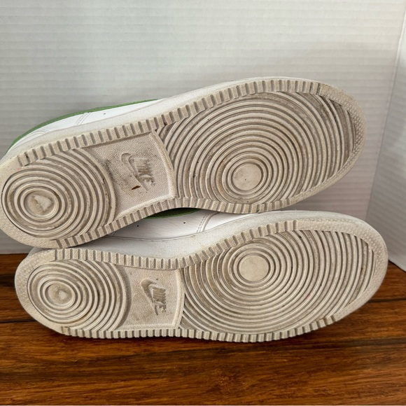 Nike Women’s Sneakers Shoes White and Green Size 9.5 - Picture 8 of 8
